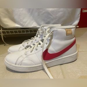 Nike women’s 9.5 high top sneakers
